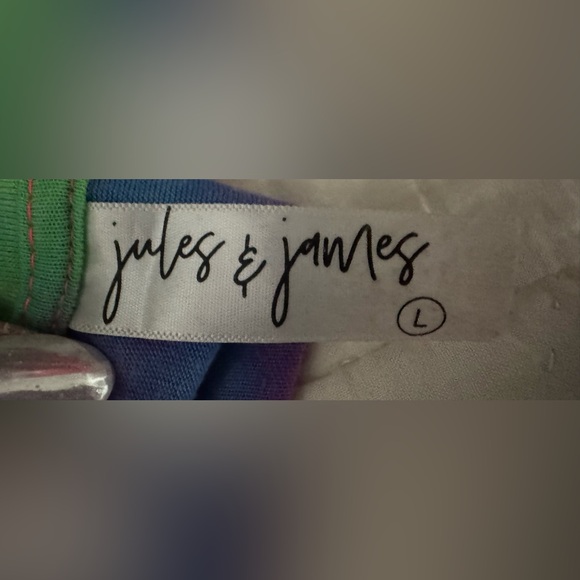 Tie Dyed Short-Sleeved V-neck Tee - Picture 3 of 3